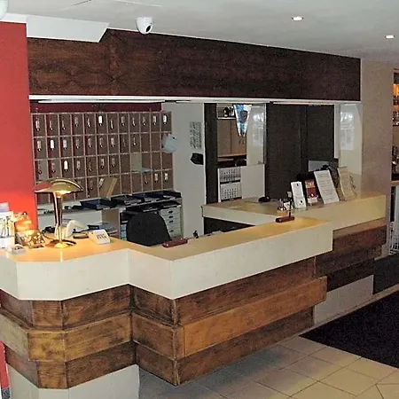 Adler Hotel *