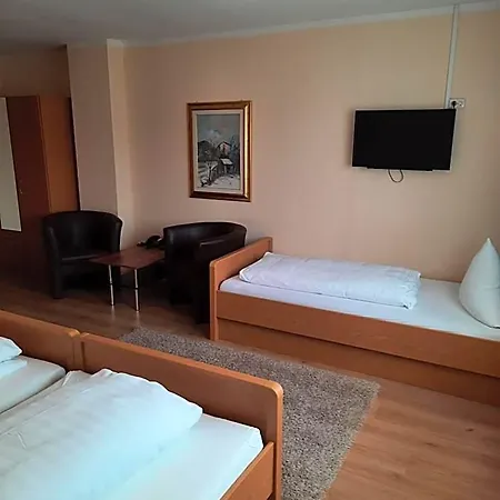 Adler Hotel *