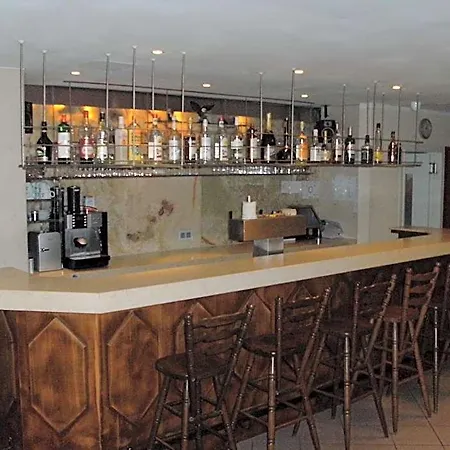 Adler Hotel *