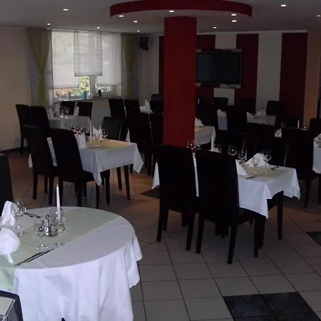 Adler Hotel *